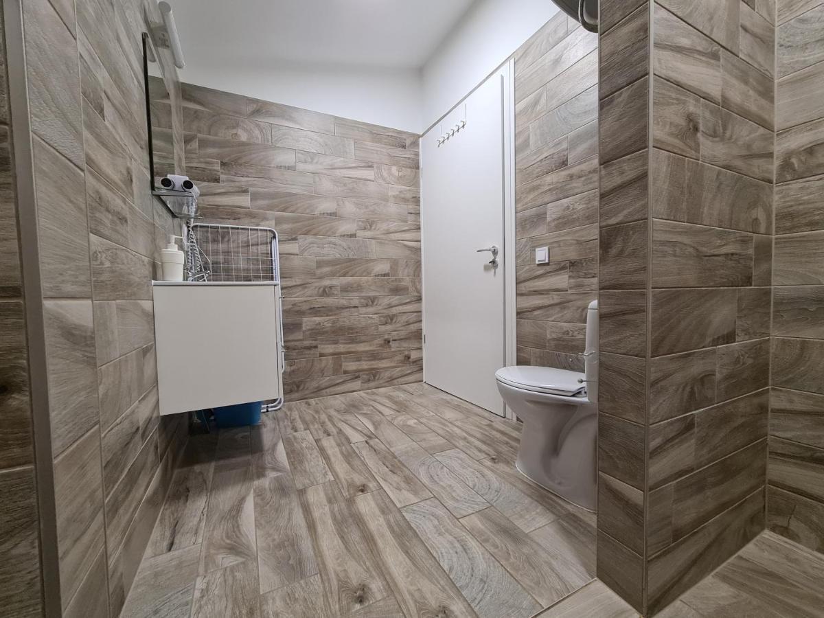 שיופוק Surman Apartmanok מראה חיצוני תמונה