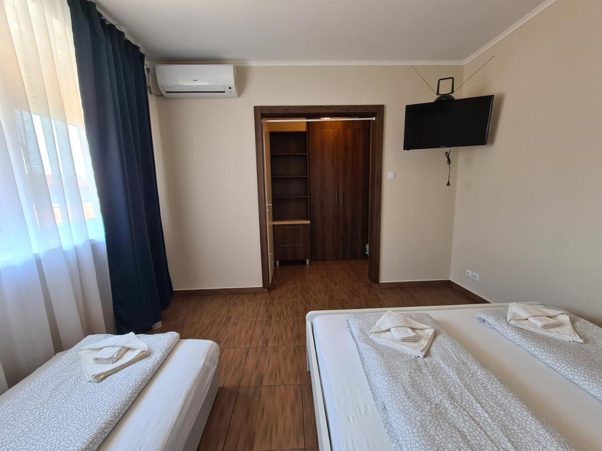 שיופוק Surman Apartmanok מראה חיצוני תמונה