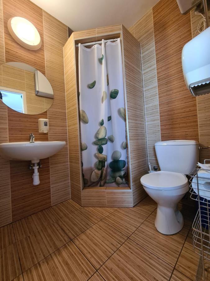 שיופוק Surman Apartmanok מראה חיצוני תמונה