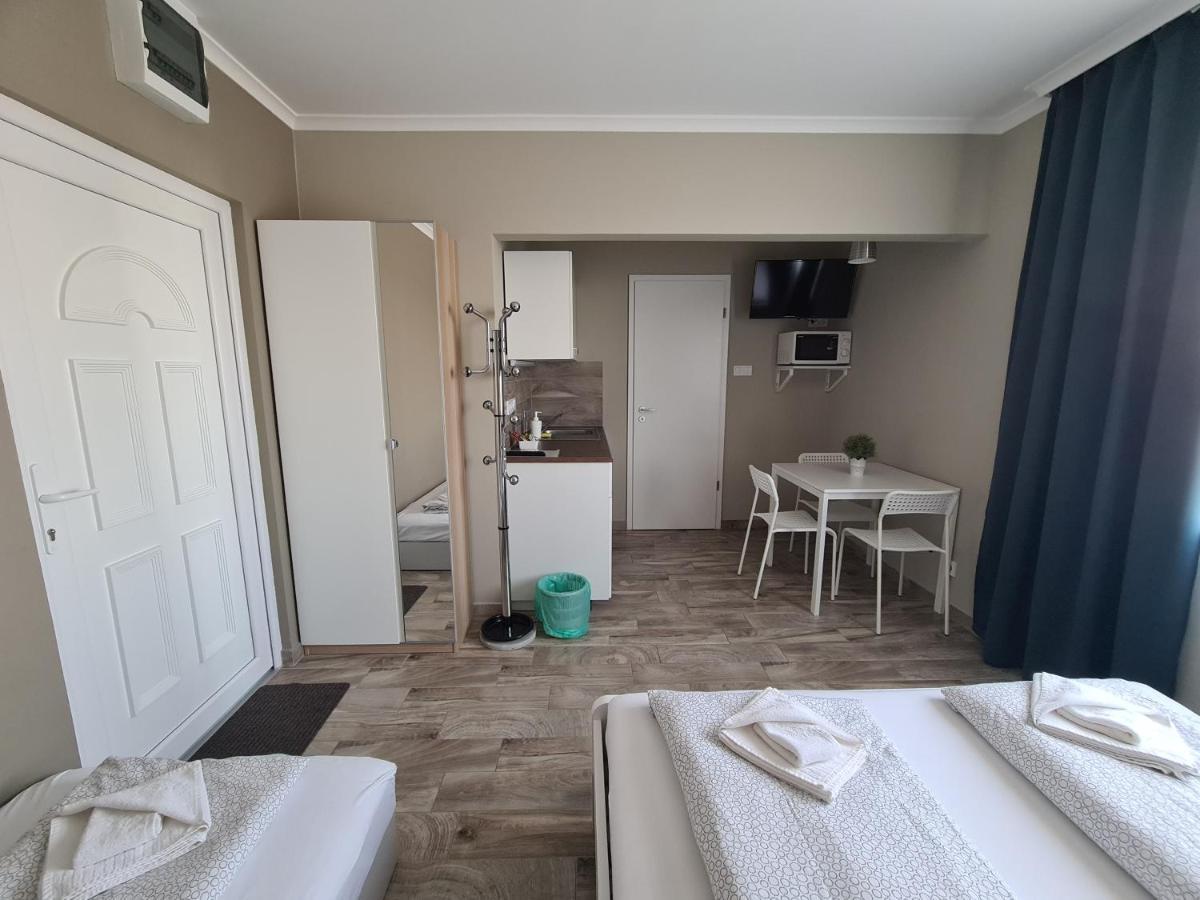 שיופוק Surman Apartmanok מראה חיצוני תמונה