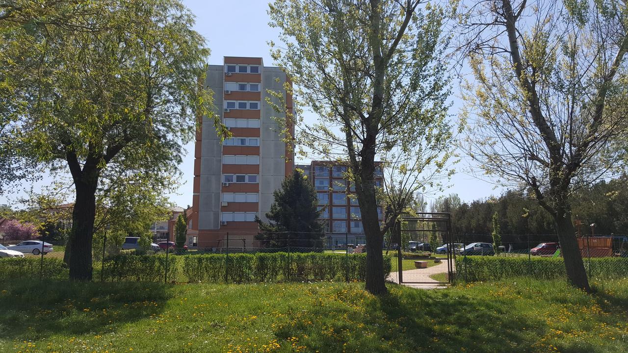 שיופוק Surman Apartmanok מראה חיצוני תמונה