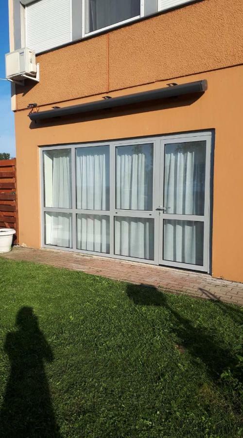 שיופוק Surman Apartmanok מראה חיצוני תמונה