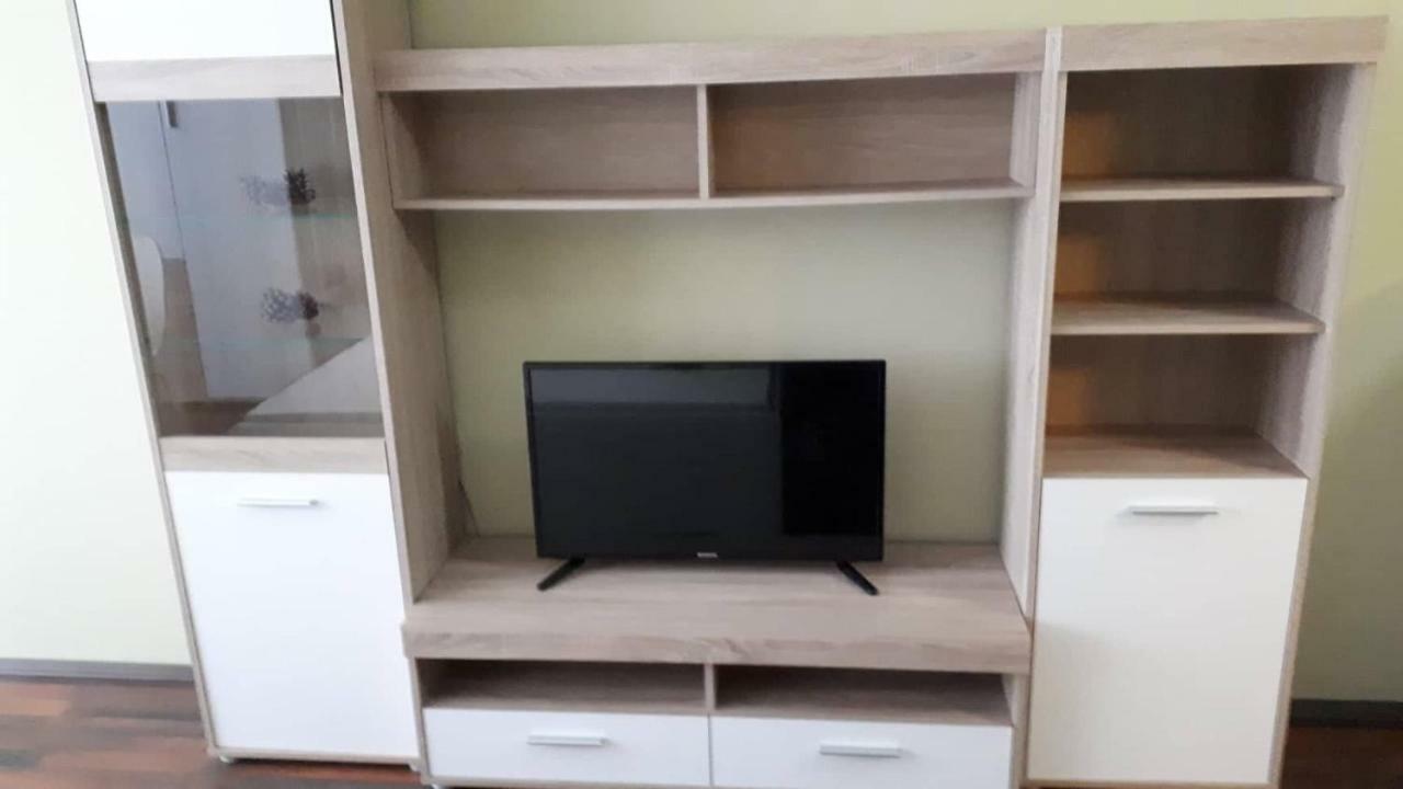 שיופוק Surman Apartmanok מראה חיצוני תמונה