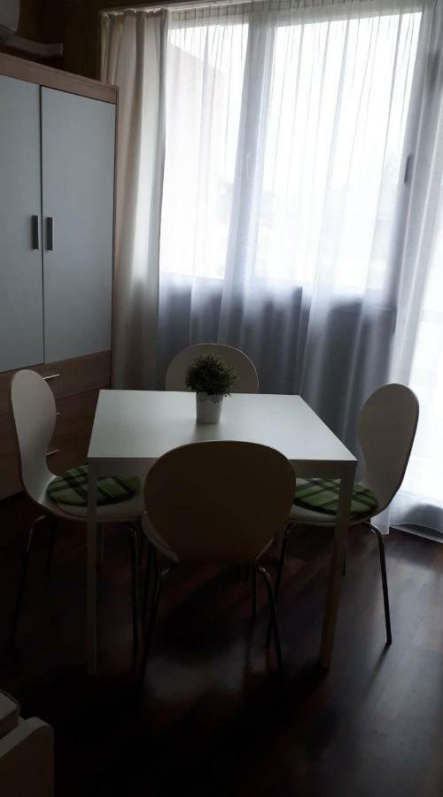 שיופוק Surman Apartmanok מראה חיצוני תמונה
