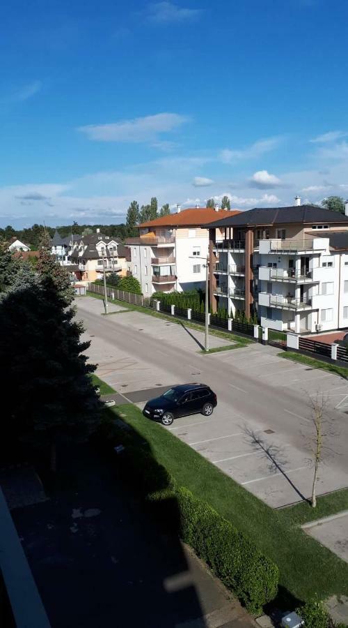 שיופוק Surman Apartmanok מראה חיצוני תמונה